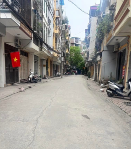 Chỉ 7.45 tỷ, có ngay nhà 3 tầng giáp ngay làng Việt Kiều Châu Âu, phân lô, ô tô tránh, lô góc.